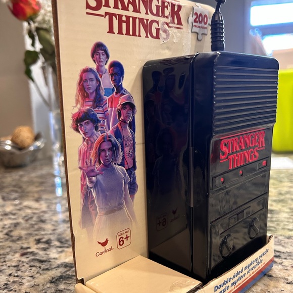 Stranger Things Puzzle - Picture 2 of 3